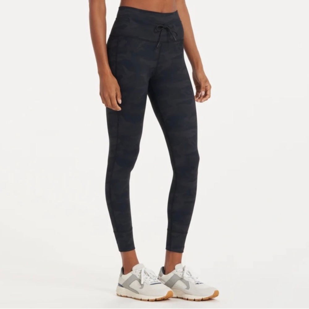 Vuori Daily Leggings Black Camo XS